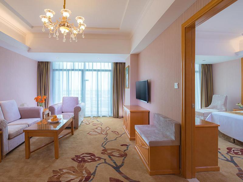 Vienna Hotel Huizhou Chenjiang Avenue Esterno foto