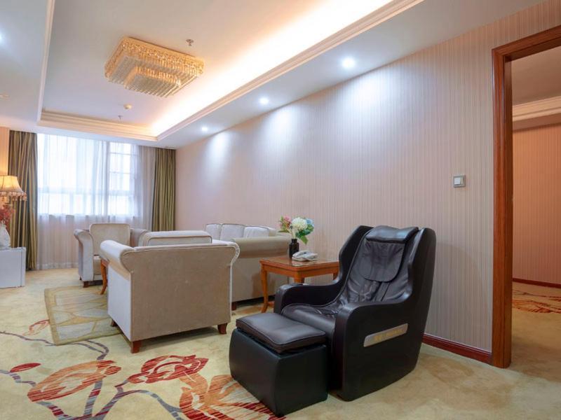 Vienna Hotel Huizhou Chenjiang Avenue Esterno foto