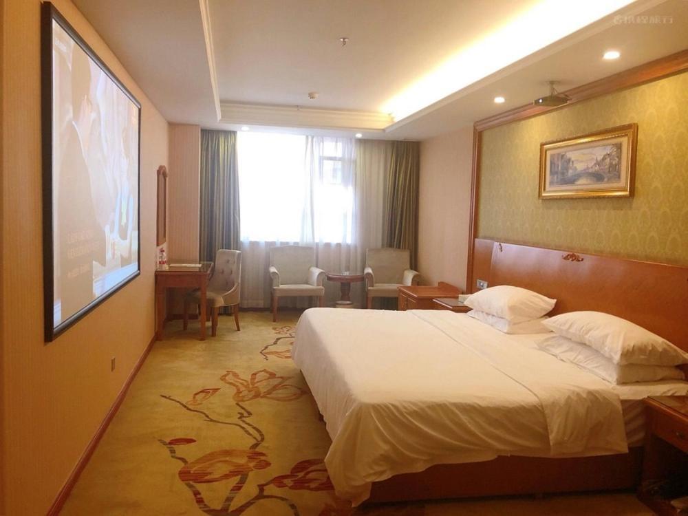 Vienna Hotel Huizhou Chenjiang Avenue Esterno foto